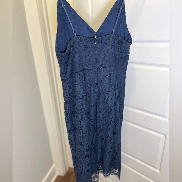 ASTR The Label lace v-neck blue Large sheath dress - Picture 6 of 6